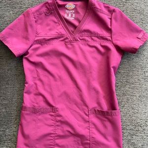 Womens Dickies V Neck scrub top x-small